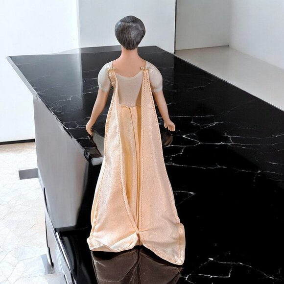 ELEANOR ROOSEVELT HALF DOLL 6" Tall Great American Women US HISTORICAL SOCIETY - Picture 7 of 10